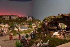 Presepe-2024-Uno-di-noi-e-Dio-lEmanuele-9